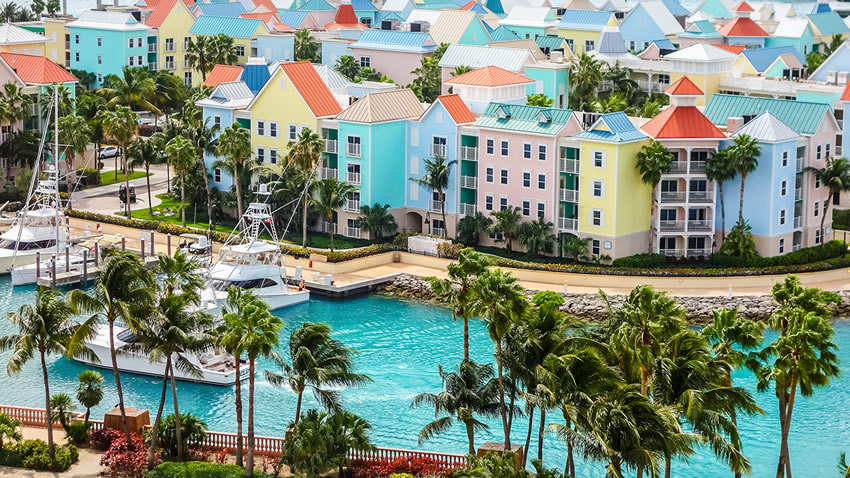 Nassau città colorata Bahamas