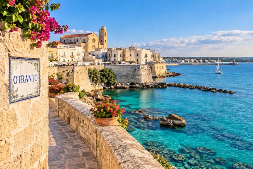 Otranto cosa vedere: guida completa alla città più orientale d'Italia, tra Cattedrale, Castello Aragonese e Baia dei Turchi